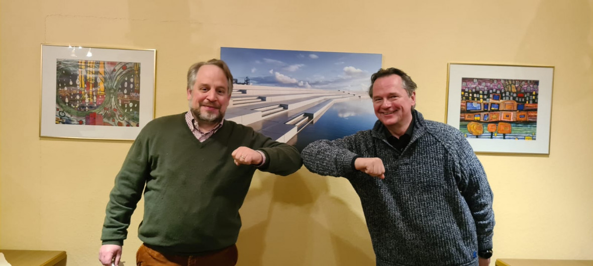 Foto: Dr. Joachim Kleen (links) und der Vorsitzender der CDU Norden Hayo Wiebersiek (rechts) freuen sich über das einstimmige Votum. Der CDU Stadtverband Norden wird Kleen bei einer Kandidatur für den Bundestag unterstützen. 